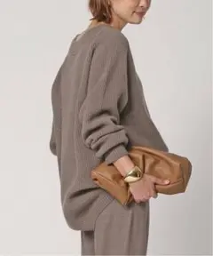 新入荷❤︎OLBIA アゼ プルオーバー ブラウンC