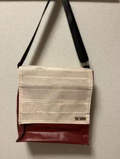 タウシェ  tausche  S  ショルダーバック メッセンジャー　新品未使用 タウシェ tausche S ショルダーバック メッセンジャー 新品未