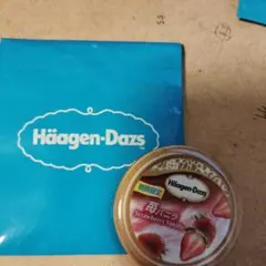 Häagen-Dazs 苺バニラ 缶バッジ 期間限定