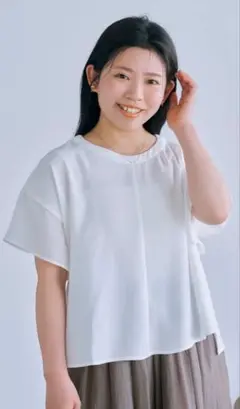 COHINA シアースリーブTブラウス オフホワイト