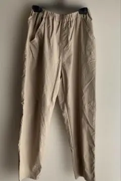 ベージュのウエストゴムキッズパンツ