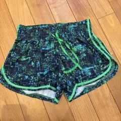 チャンピオン　ショートパンツ