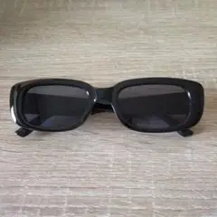 ブラック スクエア サングラス