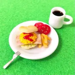 ミニチュアフード「スクランブルエッグとベーコンのベーグルサンドプレート」