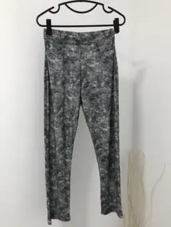 カジュアルパンツ