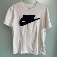 Nike 立体ロゴ ホワイト Tシャツ