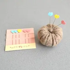 ≪新品・未使用≫ハート待ち針8本セット（おまけピンクッション）