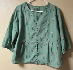 ホコモモラ　花柄刺繍ブラウス