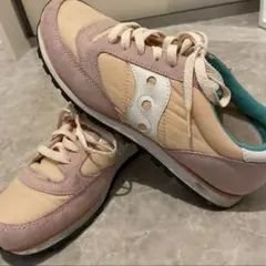 Saucony ピンク ベージュ スニーカー