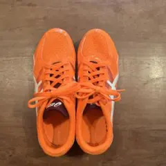 アシックス オレンジ スパイクシューズ　24.5