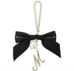 Maison de FLEUR イニシャルバックチャームM
