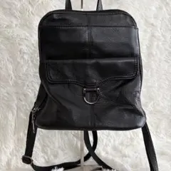 【美品】 ベルーチェ 牛革 リュック 高級感 お洒落 実用性 黒 本革
