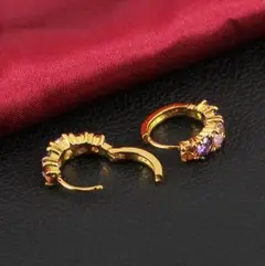 【新品未使用・送料無料】ピアス☆ビジューピアス☆ゴールド★アクセサリー
