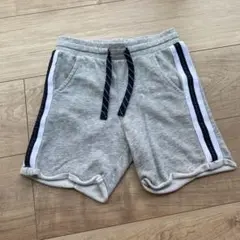 H&M グレー半ズボン　100〜110サイズ