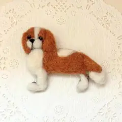 キャバリアのふんわりおでかけブローチ