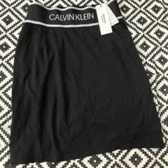 新品未使用　CALVIN KLEIN PERFORMANCE 黒スカート　ロゴ