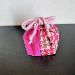ピンクとブラウンの巾着袋　紙ふうせんみたい