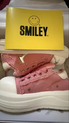 SMILEY 厚底スニーカー かつきくん着用