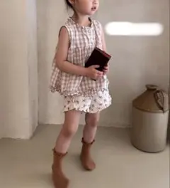 the beige トップス、ショートパンツ