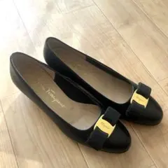 Salvatore Ferragamo ★ヴァラ★黒★約23.5cm★フェラガモ