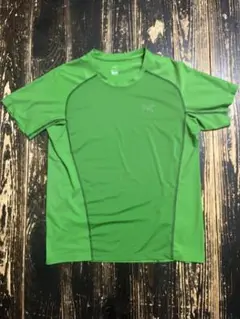 ARC'TERYX グリーン Tシャツ
