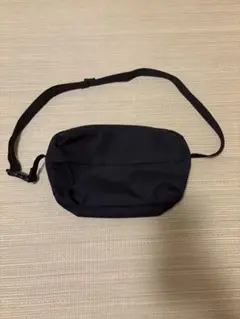無印良品　背面ポケット付き　撥水ショルダーバッグ　ブラック