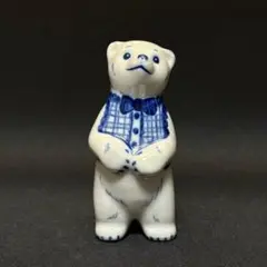 陶器製クマの置物 青いチェック柄 1818