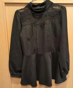 【セシルマクビー】トップス　サイズM