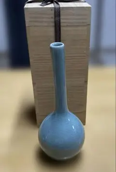 韓国人気作家　趙宗 作　陽刻浮彫　雲龍文様　青磁　高40.8cm　梅瓶　大壺 越州窯 青磁龍耳瓶 – Yue ware Vase with dragon | 陶磁