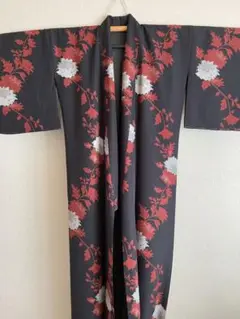 洗える着物 黒地に洋花 こむさでもーど