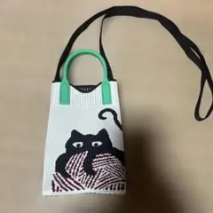 未使用 スマホショルダーバッグ ニットバッグ 猫柄　薄グリーン