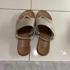 やすねぇ様♡バリ　BARI フラットサンダル　新品未使用　24㎝ やすねぇ様♡バリ BARI フラットサンダル 新品未使用 24