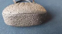 オストリッジ革　黒ハンドバッグ