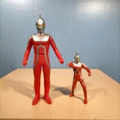 ウルトラマン フィギュア 大小セット（おまけつき）