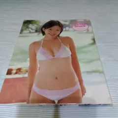 Pure smile : 柳本絵美1st.写真集