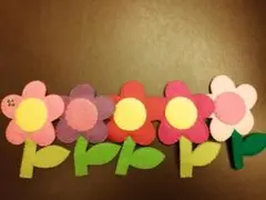 ハンドメイド　フェルト　花5連