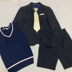 フォーマルスーツセット（ストライプ）　黒スーツ　サイズ120 ベスト付