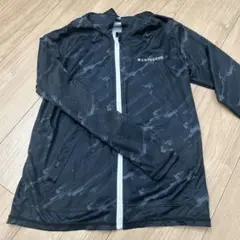値下げしました♪CONVERSE フルジップフード付きラッシュガード 150