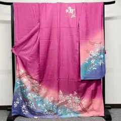 金通しのピンク色地に辻ヶ花模様の振袖 着物