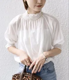美品✨SHIPS シアー シャーリングネック ブラウス 白