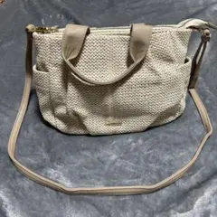 ベージュ 編み込みデザイン ショルダーバッグ