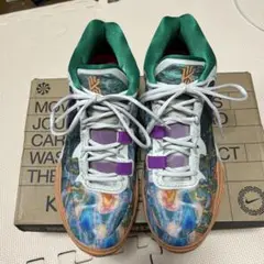 【貴重】KYRIE 8 DQ3840-001 30.0cm