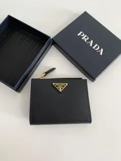 超美品 Prada プラダ レザー 二つ折り財布【箱付き】