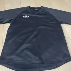 umbro ダークグレー 長袖シャツ140