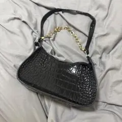 クロコダイル型押し ブラックハンドバッグ