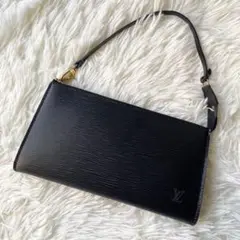 美品✨ ルイヴィトンエピ ポシェット アクセソワール ノワール 黒色