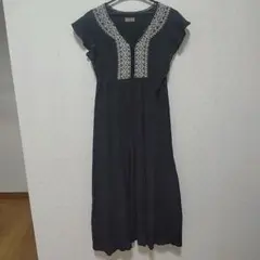 Bab フロント刺繍袖フリルワンピース