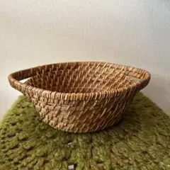 しっかりとした卓上　キッチン籠です。おしゃれな良品です。