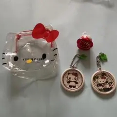 サンリオ　ハローキティ 顔型クリアポーチ、パンダキティキーホルダー、指輪セット