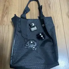 TO BE CHIC トゥービーシック　ブラックトートバッグ ブローチ